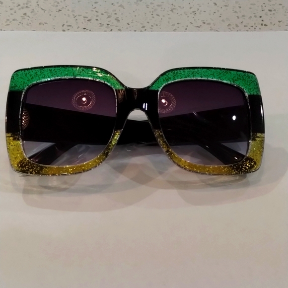 Ladies Square Oversized Framed Sunglasses (Green/Yellow w/Black Legs) - New! - Picture 5 of 6